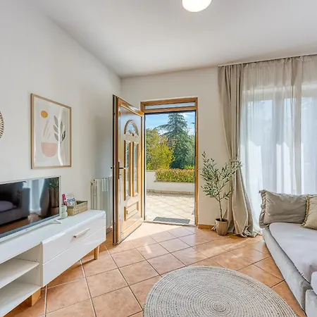 Casa Mareva 3* ポレッチ