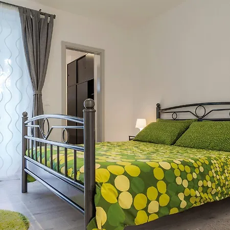 Casa Mareva ゲストハウス 3*